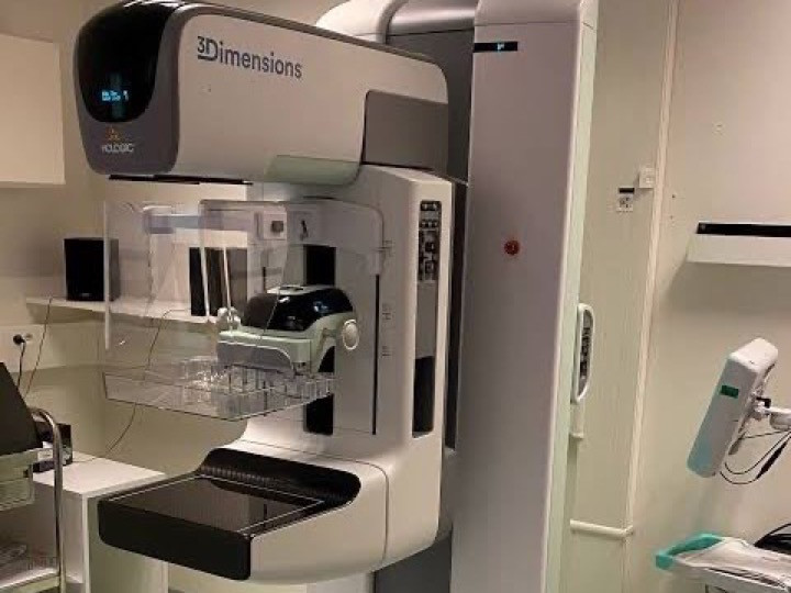 Mammographe et station de lecture